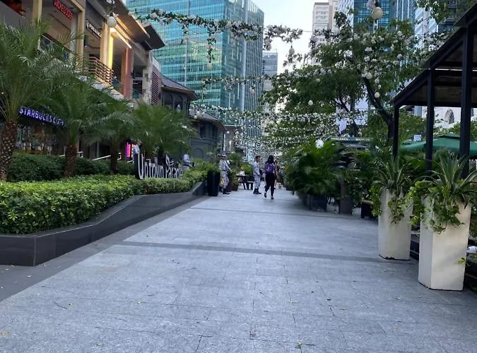Apartment 1 Bedroom Uptown Bgc With Balcony *