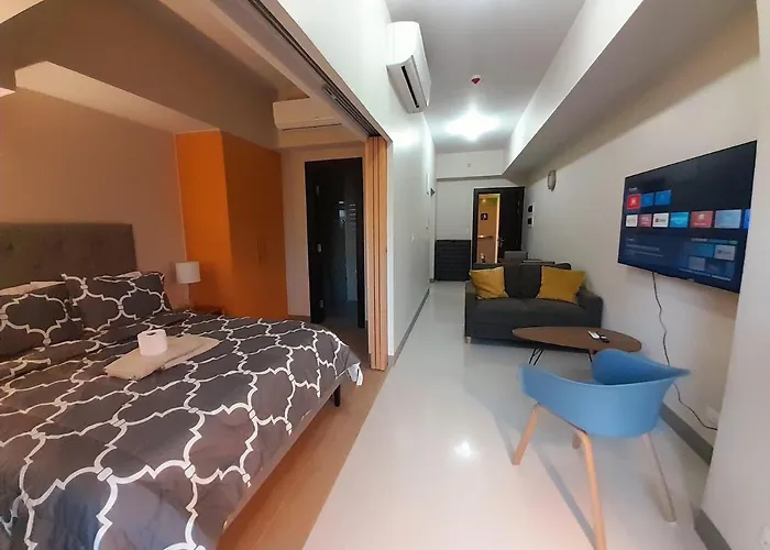 Apartment 1 Bedroom Uptown Bgc With Balcony