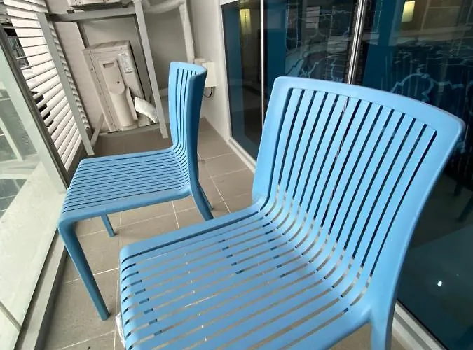 1 Bedroom Uptown Bgc With Balcony Apartment Manila