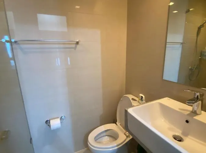 Apartment 1 Bedroom Uptown Bgc With Balcony Manila