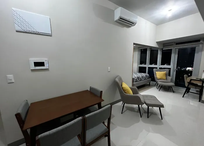 1 Bedroom Uptown Bgc With Balcony Apartment Manila